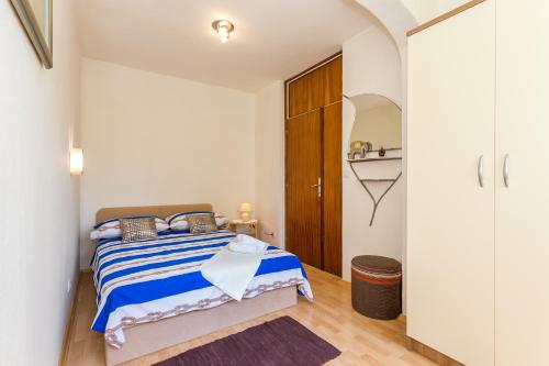 Apartments with WiFi Split - 13957 - image 13