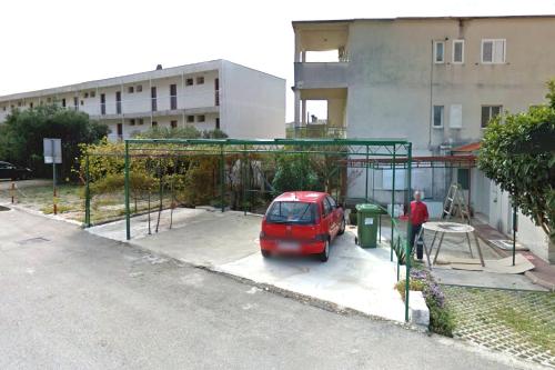 Apartments with a parking space Podgora Makarska - 13989 - image 13