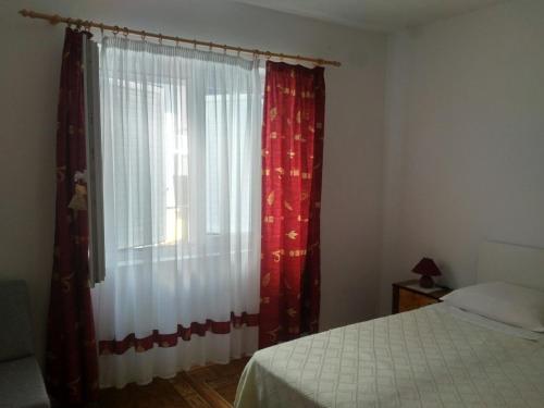 Apartments with a parking space Podgora Makarska - 13989 - image 12
