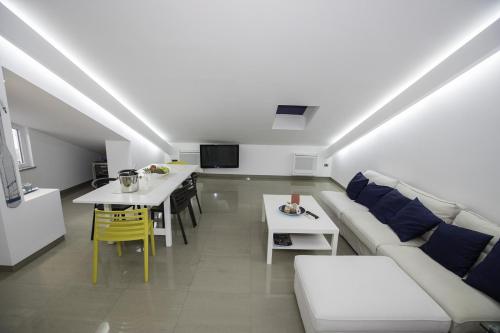 Apartments by the sea Palit Rab - 13990 - image 5