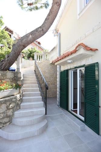 Apartments by the sea Novigrad - 14028 - image 2