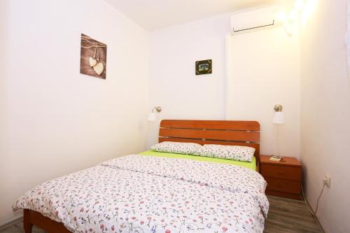 Apartments by the sea Novigrad - 14028 - image 6