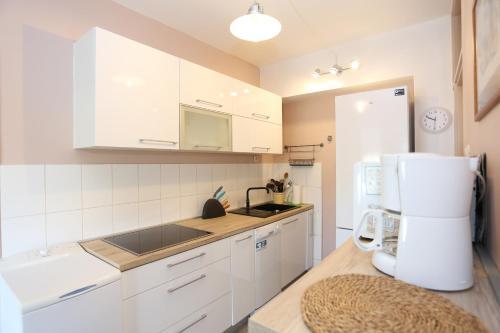 Apartments by the sea Novigrad - 14028 - image 8