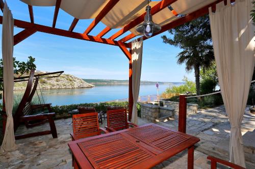 Apartments by the sea Novigrad - 14028 - image 9