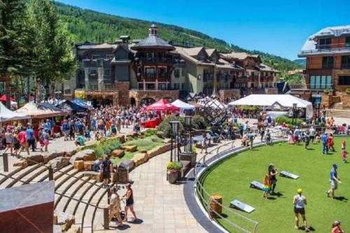 1 Bedroom Mountain Vacation Rental In The Heart Of Vail Village in Vail, USA
