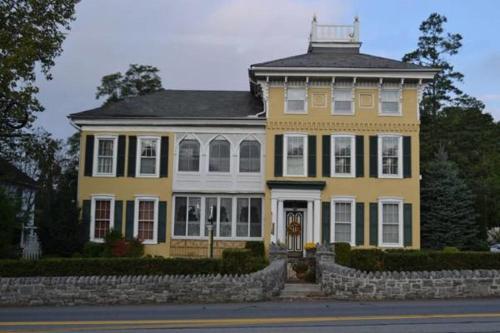 EJ Bowman House Bed & Breakfast in Lancaster, USA