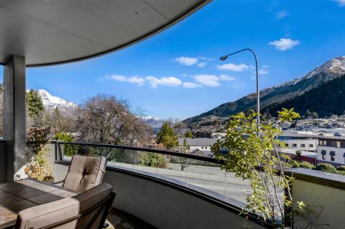 Three-Bedroom Three-Bathroom - Roadside 