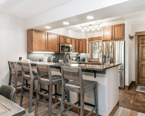 2 Bedroom Mountain Vacation Rental In The Heart Of Vail Village in Vail, USA
