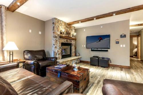 2 Bedroom Mountain Vacation Rental In The Heart Of Vail Village in Vail, USA