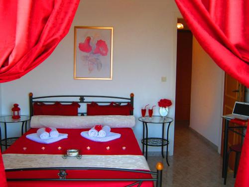 Neapoli Rooms - image 4