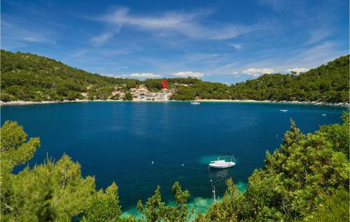 Peldbaseins, 1 Bedroom Beach Front Apartment In Saplunara in Saplunara