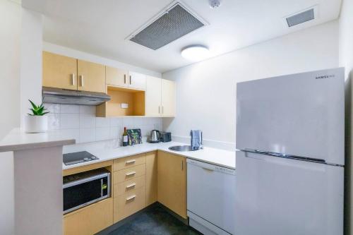 Recharge in Two Oceanview Adjacent Apartments, Darwin (photo 4)