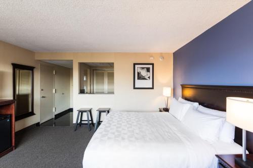 Holiday Inn South Plainfield-Piscataway, an IHG Hotel