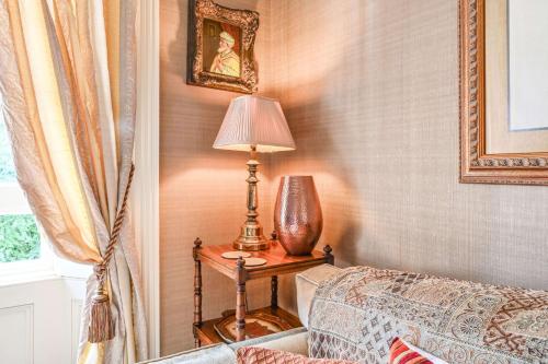 Muntham Luxury Holiday Apartments - image 3