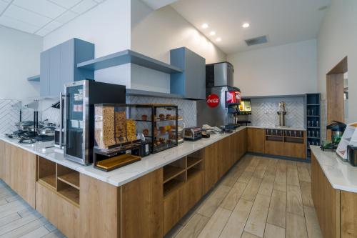Staybridge Suites Louisville Expo Center - image 2