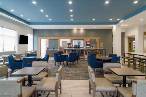 Staybridge Suites - Louisville - Expo Center, an IHG Hotel