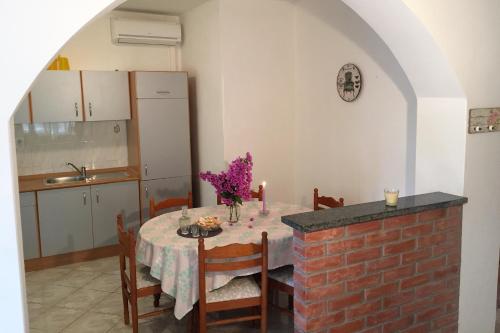Two-Bedroom Apartment with Terrace image 4