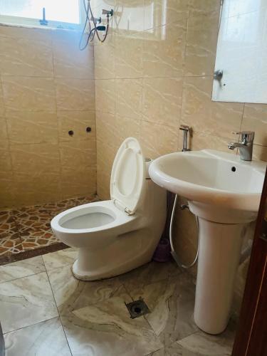 Goza Guest House - Tap to explore photos