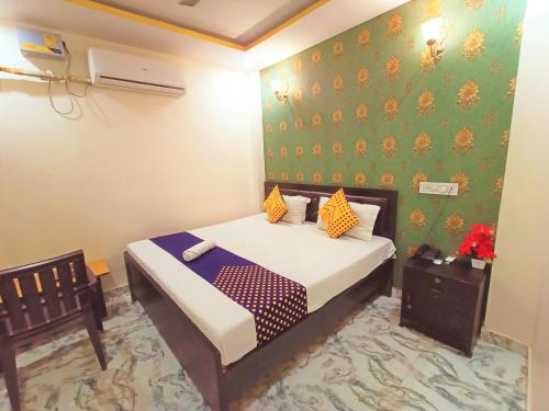 Deluxe Double Room image 2