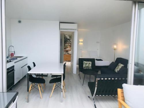 COSTA PLANA COLLECTION - Cap d'Ail - Monaco Room Type - One-Bedroom Apartment with Sea View (515)