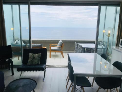 One-Bedroom Apartment with Sea View (515)