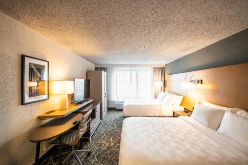 Holiday Inn Newark International Airport