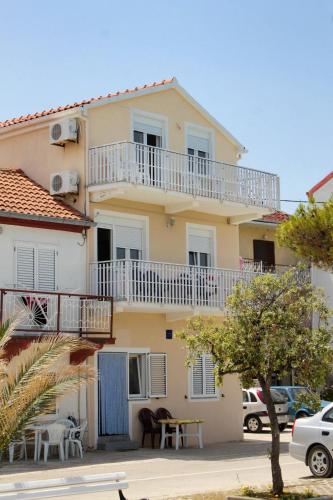  Apartments by the sea Kukljica, Ugljan - 8252 in Kukljica