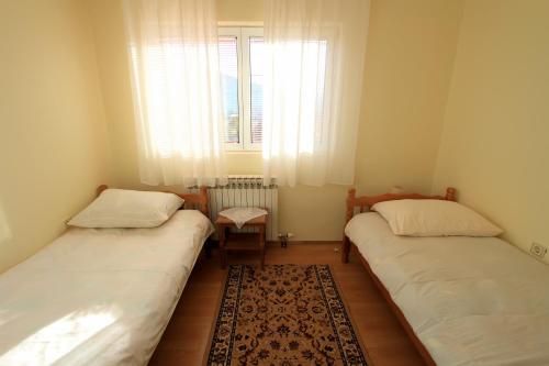 Apartments with a parking space Covici Velebit - 14302 - image 8