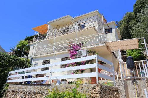  Apartments by the sea Stanici, Omis - 11379 in Čelina