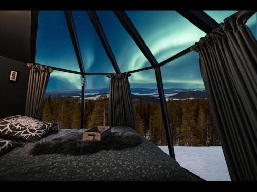. Mountain Glass Room Luxury getaway for two - wild nature experience in Sweden