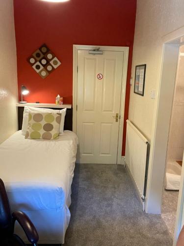 Rostrevor Hotel - Guest House - image 14