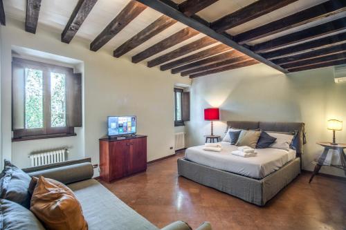Sant'eligio attic with exclusive terrace campo di fiori, Rome (photo 4)