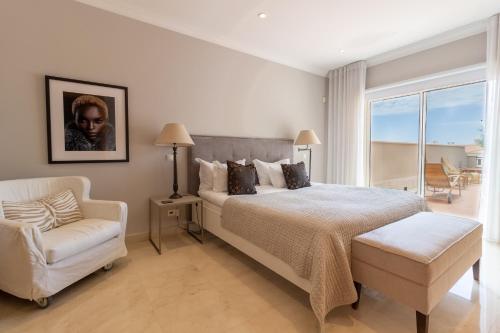 Three-Bedroom Apartment with Hot Tub and Partial Sea View - Ground Floor