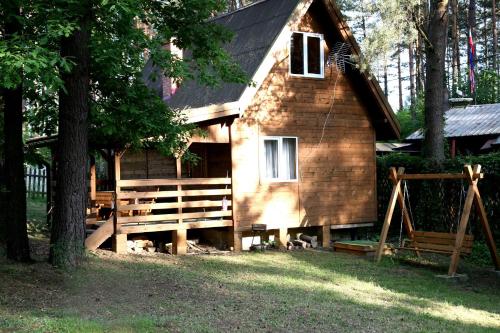 2 bedrooms, 6 beds
