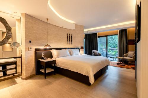 Tribe Hotel, Village Market