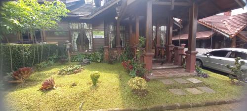 Villa Kayu Green Apple Cipanas