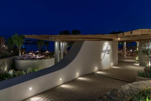 Bill & Coo Mykonos -The Leading Hotels of the World