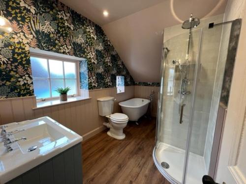 Quaint self contained cottage near Edinburgh. in Lasswade