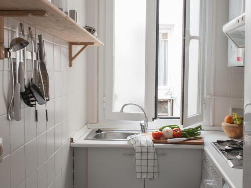 One-Bedroom Apartment image 7