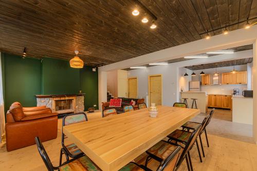 设施服务, Blend Mountain Villa in 布什泰尼