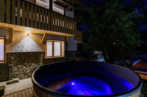 水疗, Blend Mountain Villa in 布什泰尼