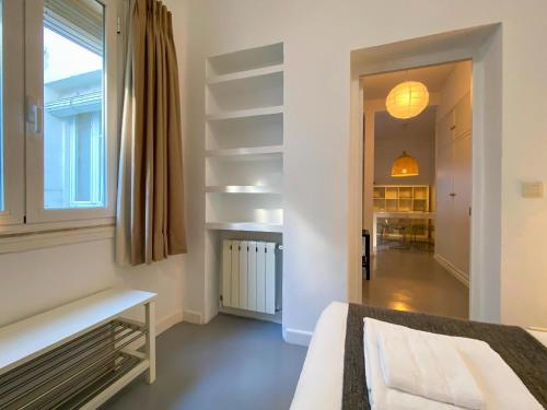 One-Bedroom Apartment image 5