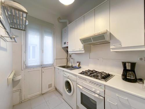 One-Bedroom Apartment image 2