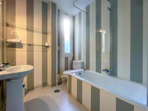 One-Bedroom Apartment image 3