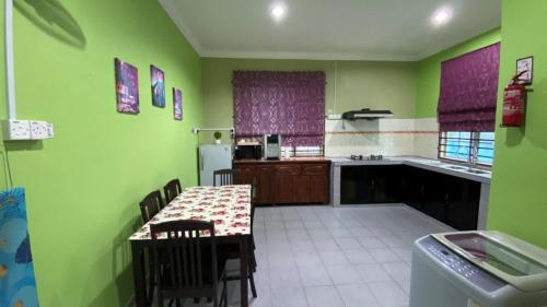 Kitchen, Seri Idaman Guest House (Pasir Mas) in Pasir Mas