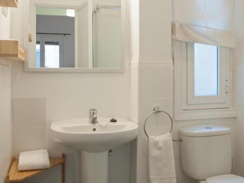 One-Bedroom Apartment image 1