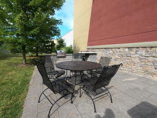 Comfort Inn & Suites Washington - image 13
