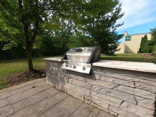 Comfort Inn & Suites Washington - image 9