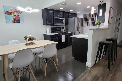 L - Fully remodeled and professionally decorated, Las Vegas (zdjęcie 9)