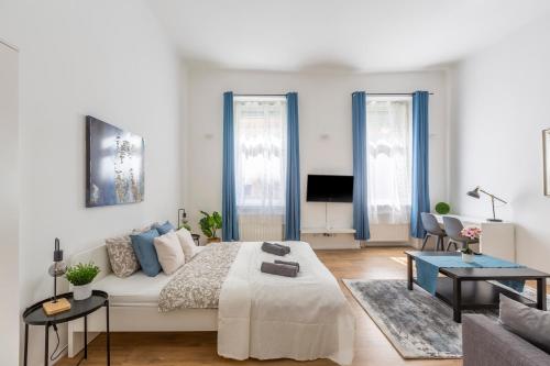 Exclusive Central Home with Sauna next to the New York Café, Budapest